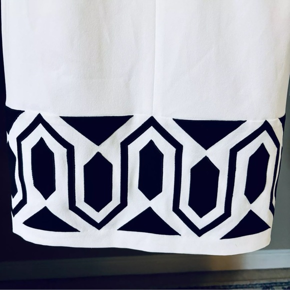 ADRIANNA PAPELL Black Cream V Neckline Cap Sleeve Career Dress 6 Lined Design - Picture 4 of 11